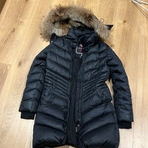Pajar Dawn jacket small in a great shape. Real fur hoodie with zipper